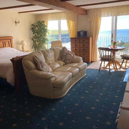Thorncliff Ocean View Suites Mawgan Porth